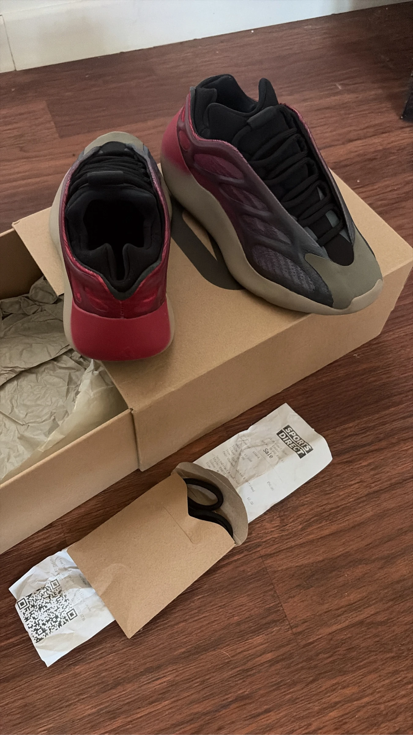 Adidas yeezy Boost 700 v3 Fade Carbon  – photo 3